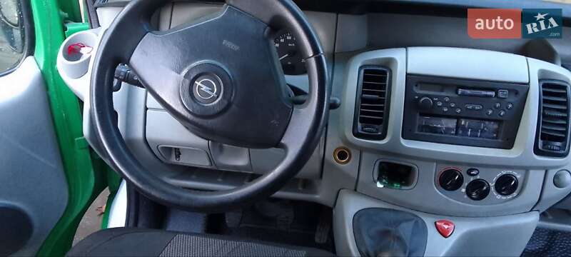 Мінівен Opel Vivaro 2003 в Романіву