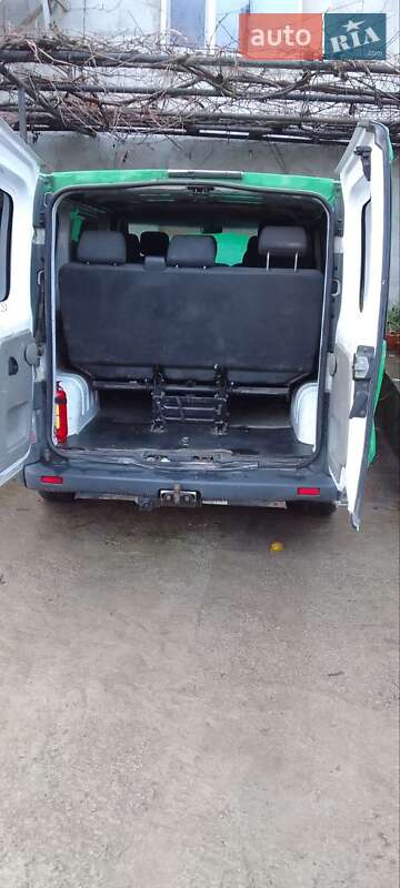 Мінівен Opel Vivaro 2003 в Романіву