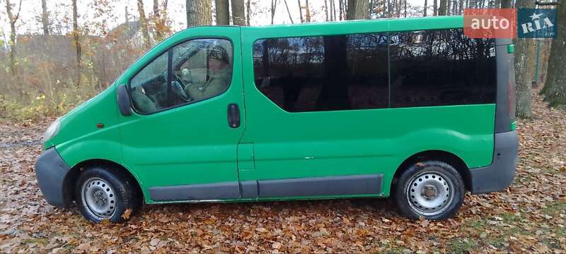 Мінівен Opel Vivaro 2003 в Романіву