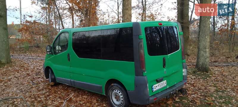 Мінівен Opel Vivaro 2003 в Романіву