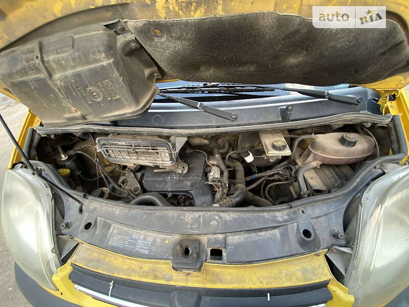 Грузовой фургон Opel Vivaro 2006 в Виннице