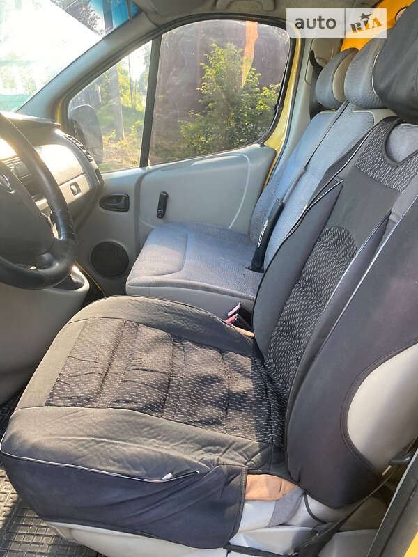 Грузовой фургон Opel Vivaro 2006 в Виннице