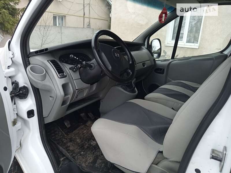 Мінівен Opel Vivaro 2003 в Буську