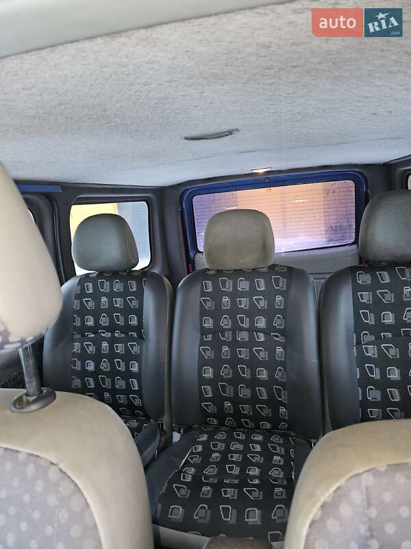 Мінівен Opel Vivaro 2005 в Чернігові