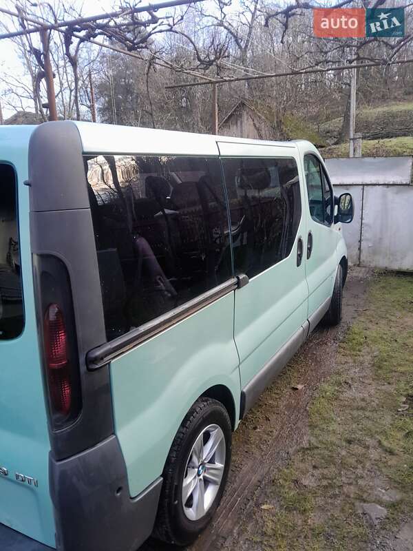 Мінівен Opel Vivaro 2002 в Мукачевому