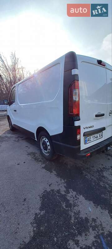Грузовой фургон Opel Vivaro 2017 в Днепре