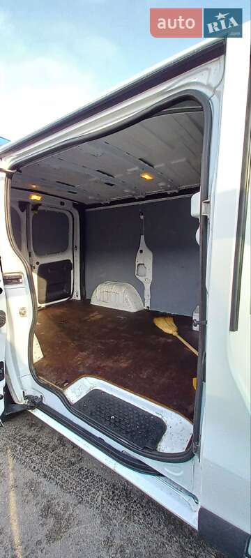 Грузовой фургон Opel Vivaro 2017 в Днепре