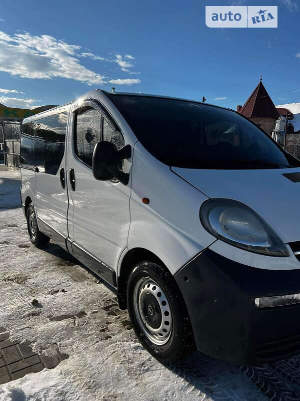 Минивэн Opel Vivaro 2006 в Черновцах