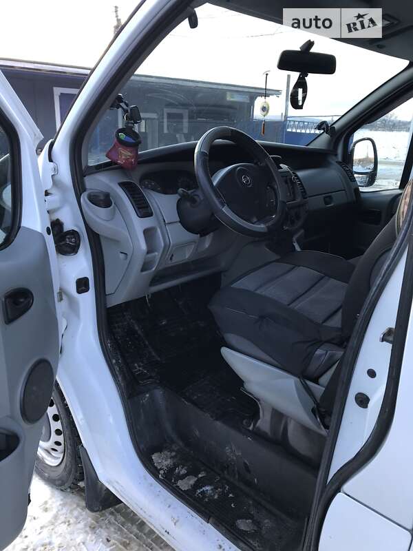 Минивэн Opel Vivaro 2006 в Черновцах