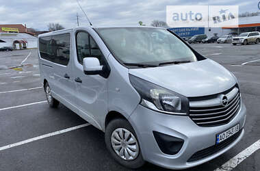 Минивэн Opel Vivaro 2015 в Ужгороде