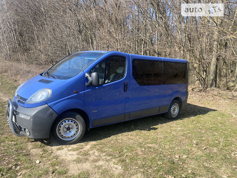 Мінівен Opel Vivaro 2004 в Жашківу