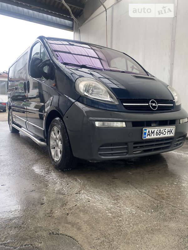 Минивэн Opel Vivaro 2002 в Житомире