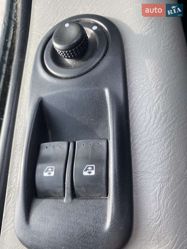 Минивэн Opel Vivaro 2013 в Доманевке