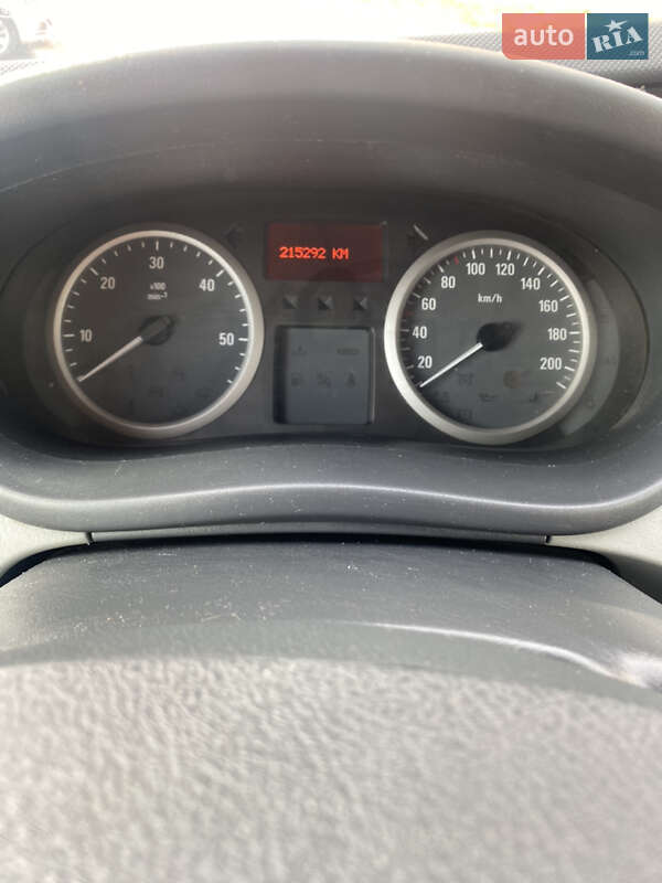 Минивэн Opel Vivaro 2013 в Доманевке