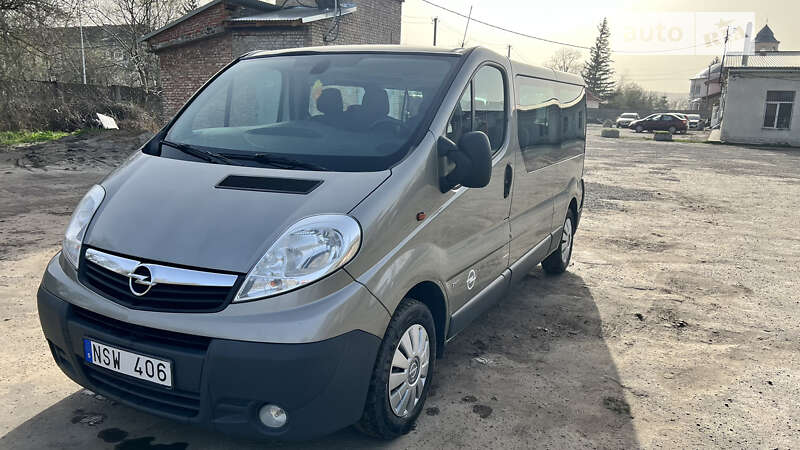 Минивэн Opel Vivaro 2013 в Львове