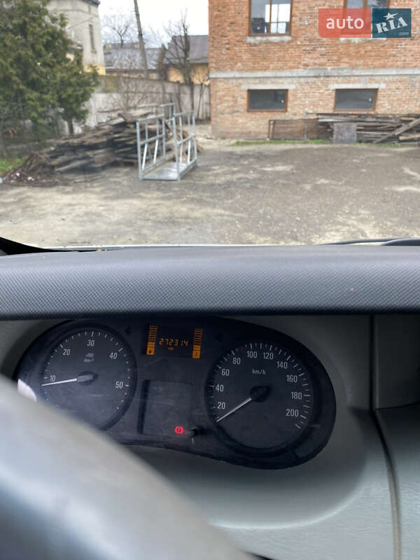 Мінівен Opel Vivaro 2006 в Львові фото 10 Мінівен Opel Vivaro 2006 в Львові