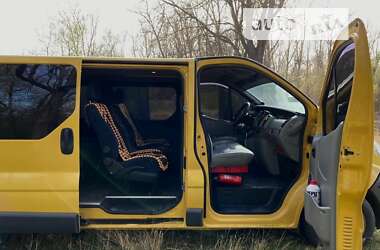 Мінівен Opel Vivaro 2004 в Чернівцях