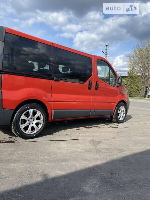 Минивэн Opel Vivaro 2004 в Александрие