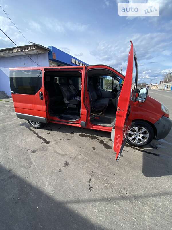 Минивэн Opel Vivaro 2004 в Александрие