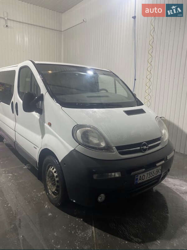 Мінівен Opel Vivaro 2004 в Міжгір'ї