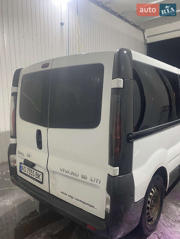 Минивэн Opel Vivaro 2004 в Межгорье