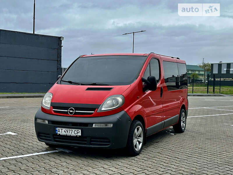 Мінівен Opel Vivaro 2004 в Івано-Франківську