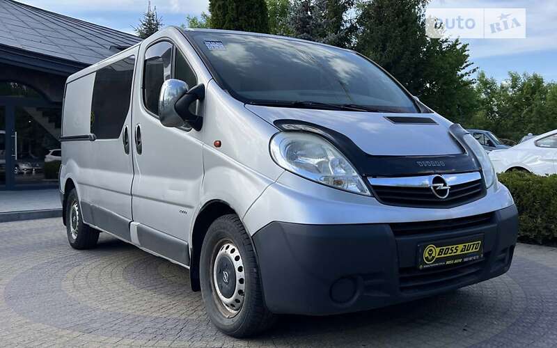 Вантажопасажирський фургон Opel Vivaro 2008 в Львові