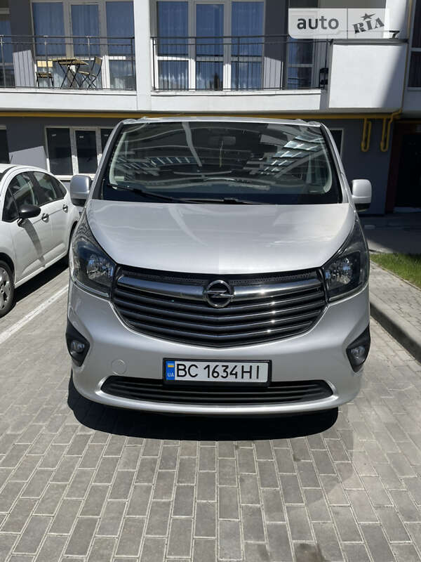 Минивэн Opel Vivaro 2015 в Львове