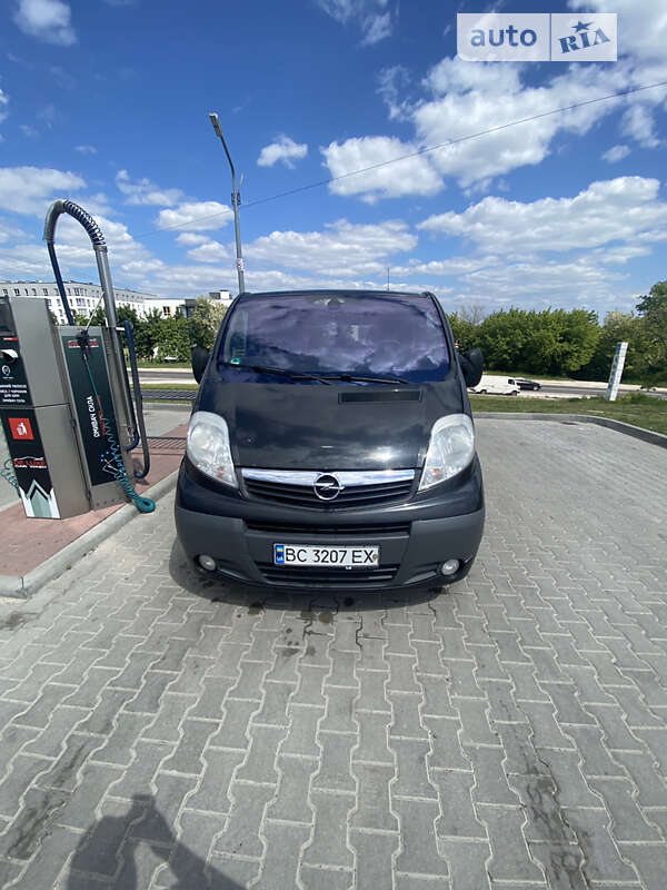 Мінівен Opel Vivaro 2014 в Львові