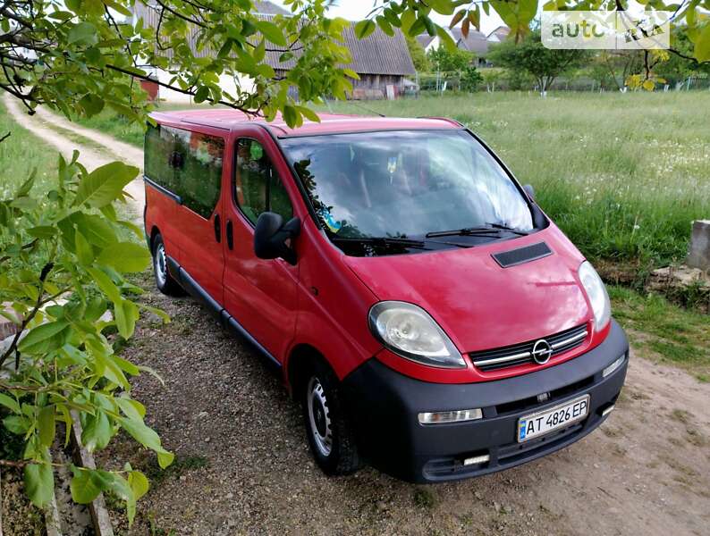 Минивэн Opel Vivaro 2003 в Надворной