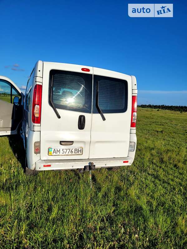 Грузовой фургон Opel Vivaro 2011 в Олевске
