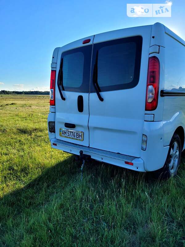 Грузовой фургон Opel Vivaro 2011 в Олевске