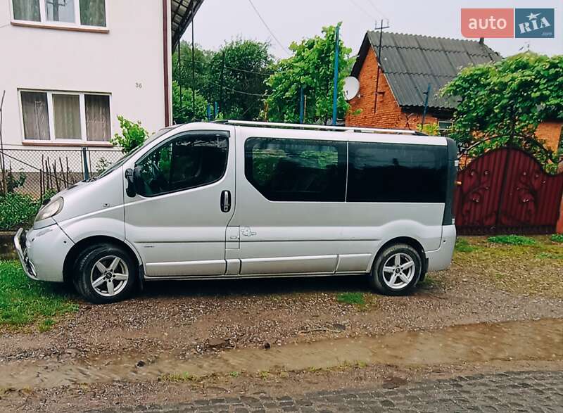 Минивэн Opel Vivaro 2005 в Хусте