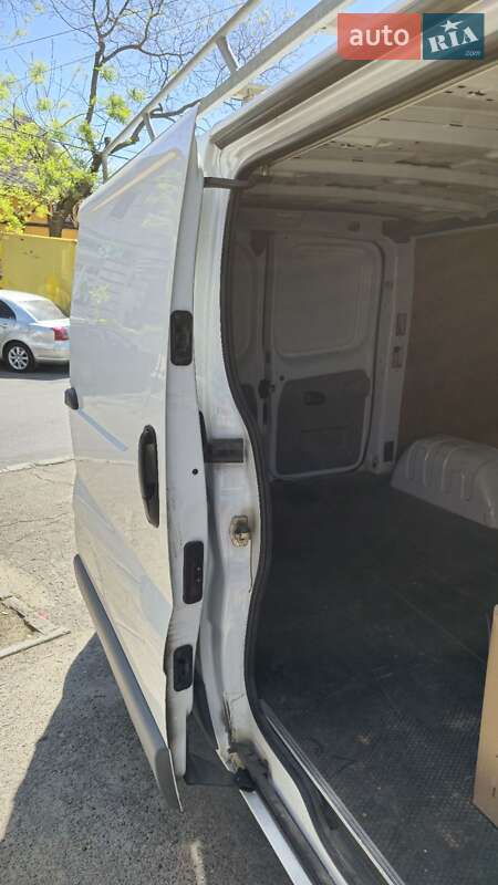 Вантажний фургон Opel Vivaro 2013 в Одесі