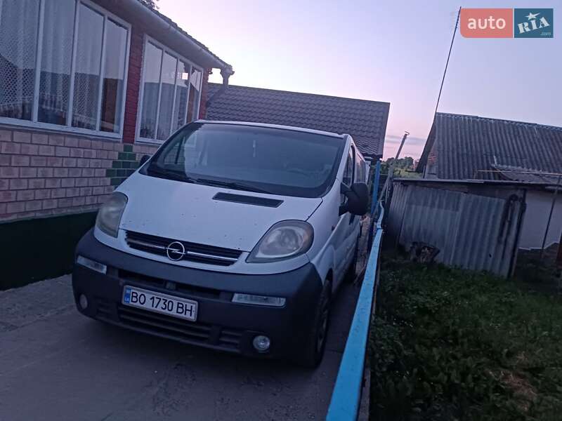 Минивэн Opel Vivaro 2004 в 