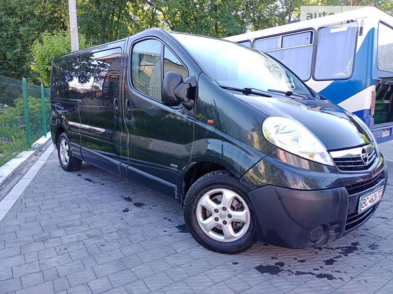 Мінівен Opel Vivaro 2013 в Львові