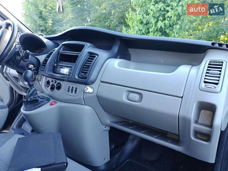 Мінівен Opel Vivaro 2013 в Львові
