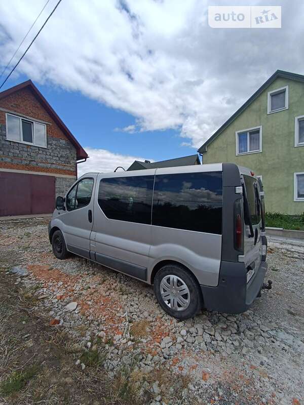 Мінівен Opel Vivaro 2005 в Бурштині