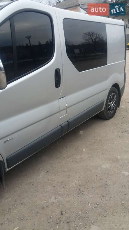 Opel Vivaro 2003