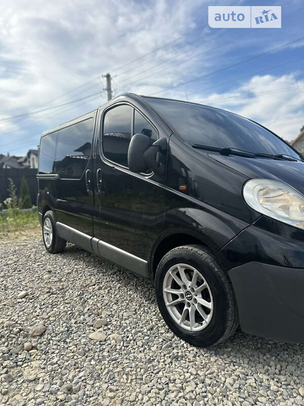Мінівен Opel Vivaro 2007 в Коломиї