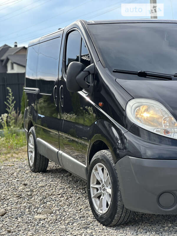 Мінівен Opel Vivaro 2007 в Коломиї