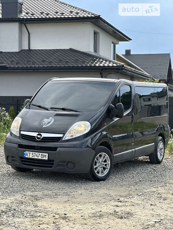 Мінівен Opel Vivaro 2007 в Коломиї