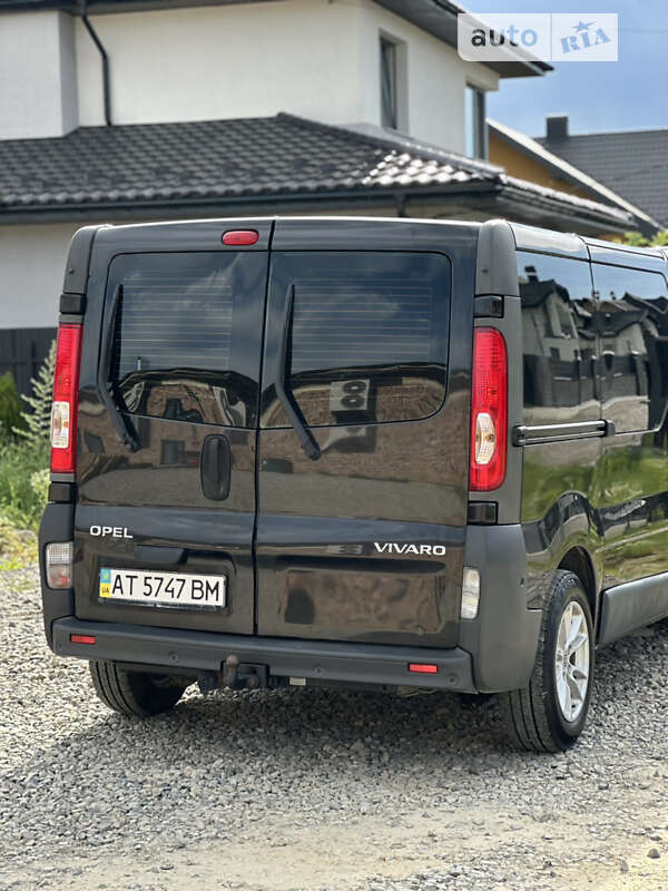 Мінівен Opel Vivaro 2007 в Коломиї