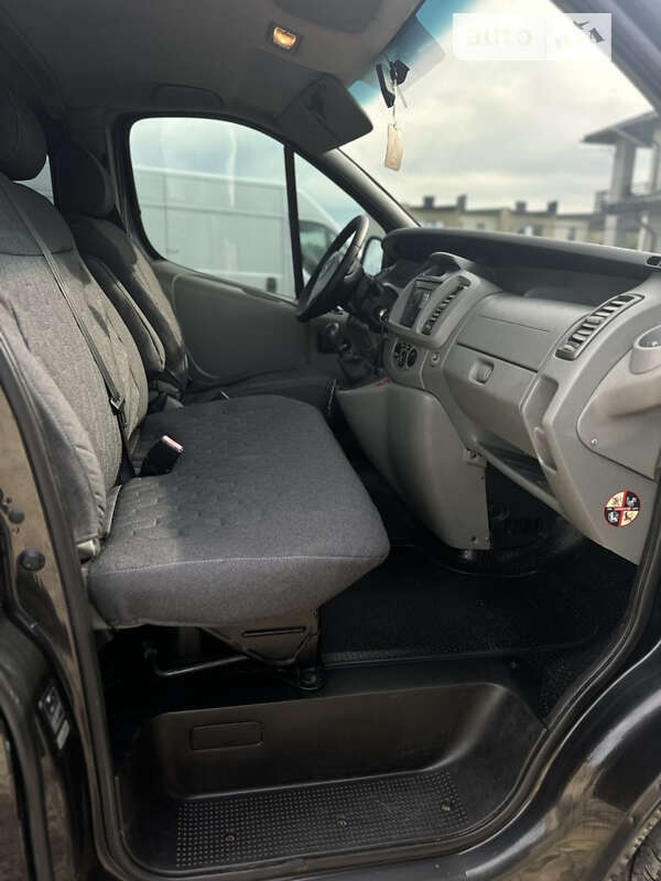Мінівен Opel Vivaro 2007 в Коломиї
