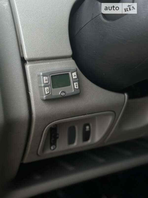 Мінівен Opel Vivaro 2007 в Коломиї