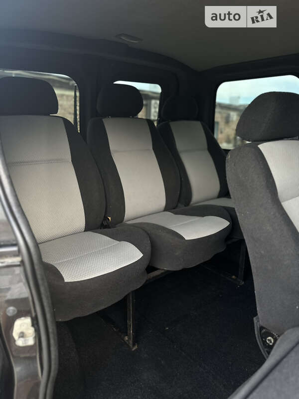 Мінівен Opel Vivaro 2007 в Коломиї