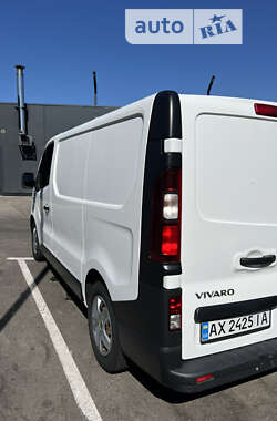 Вантажний фургон Opel Vivaro 2015 в Харкові