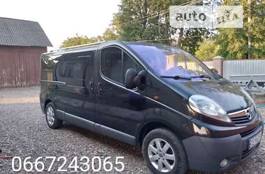 Минивэн Opel Vivaro 2011 в Новоселице