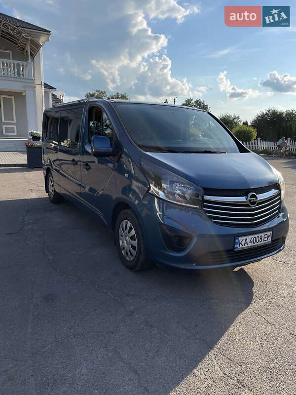 Минивэн Opel Vivaro 2017 в 