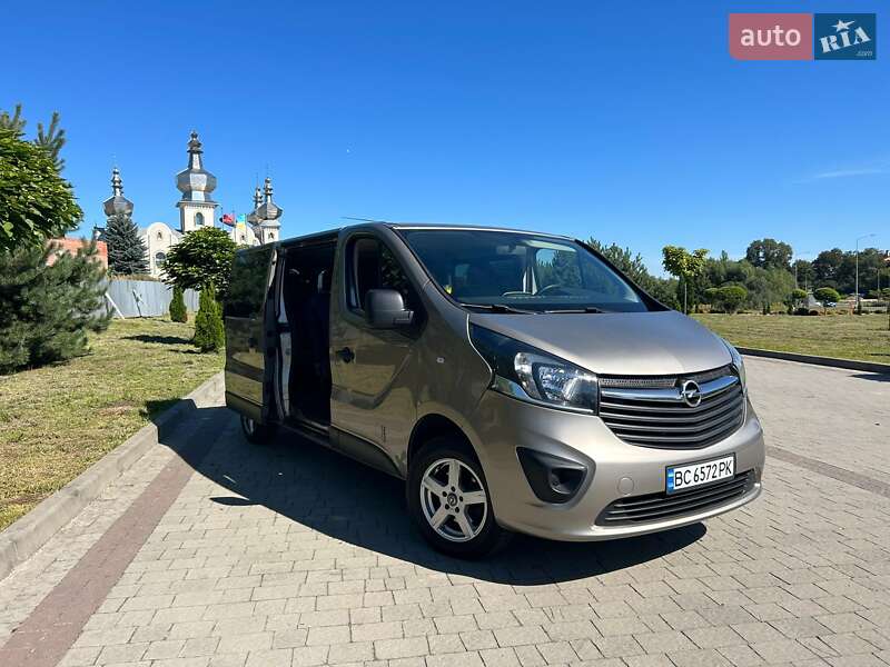 Мінівен Opel Vivaro 2015 в Львові